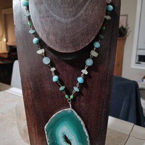19" LARGE AGATE PENDANT NECKLACE W/BEADS & LINKS